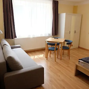 https://petoefi-vendeghaz.egerhotels.net